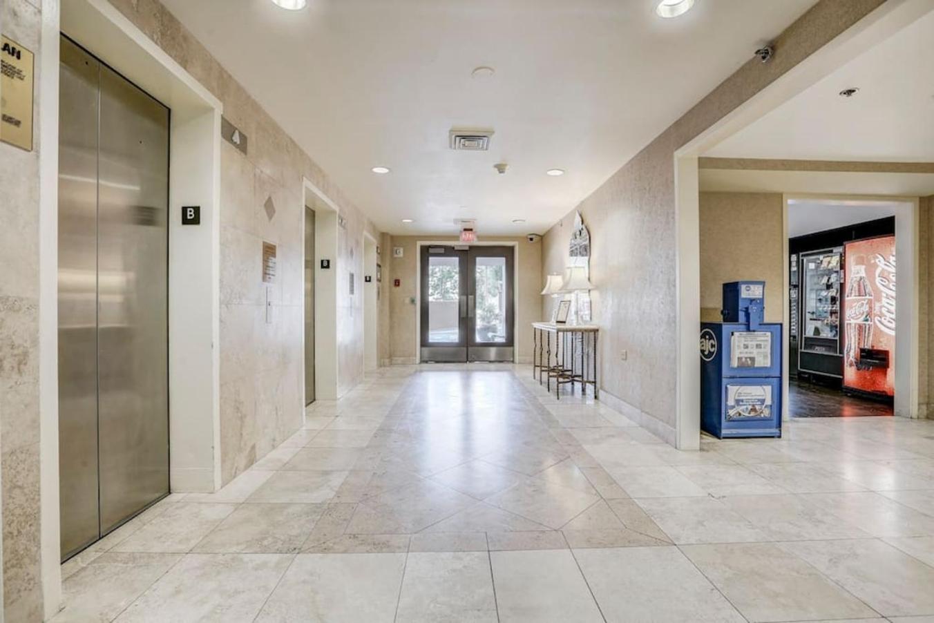 Stayatl High Rise Condo Downtown Atl With Views Атланта Экстерьер фото