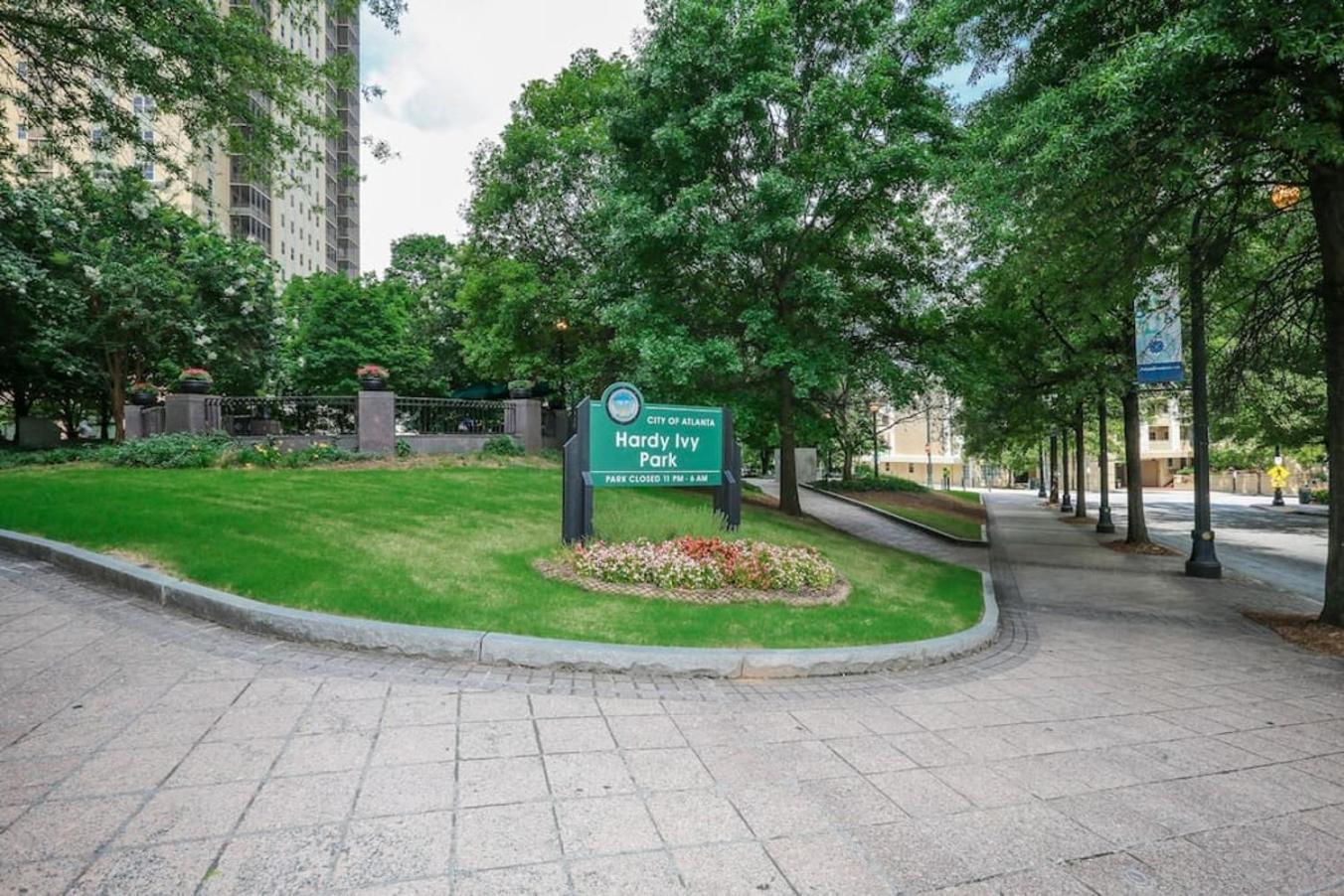Stayatl High Rise Condo Downtown Atl With Views Атланта Экстерьер фото